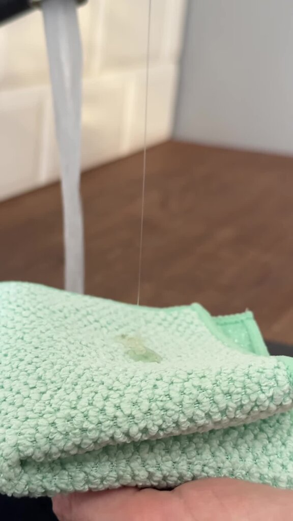 Mycí prostředek na nádobí na bázi plodů Mýdelníku